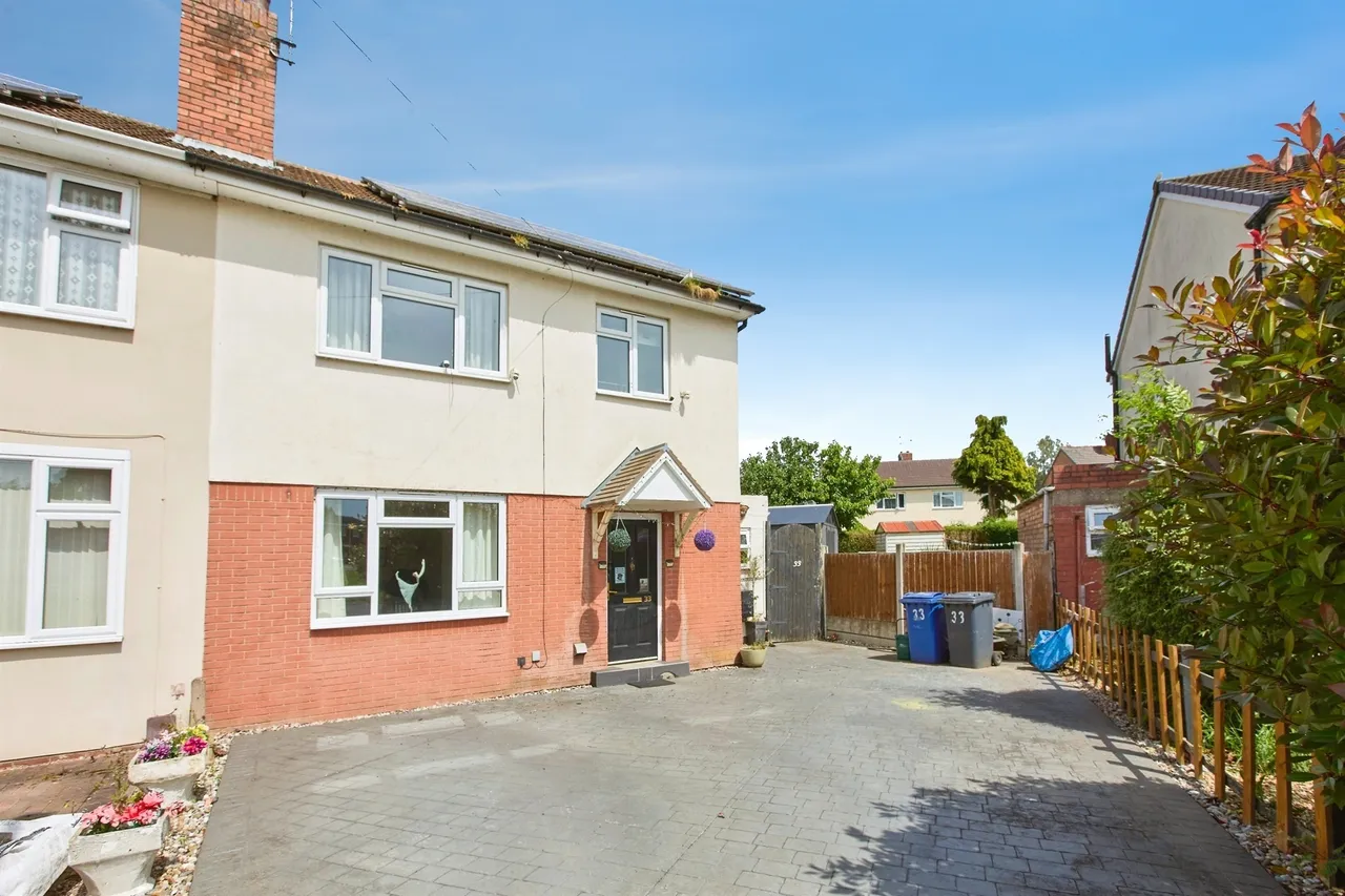 3 bed house for sale, Cumberland Road, Burton-On-Trent, DE15