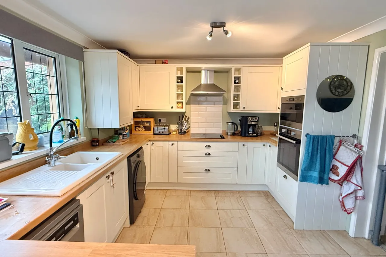Christchurch Road, Ringwood, BH24, photo 5