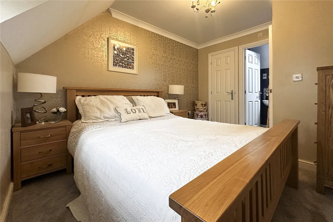 Warminster, photo 9
