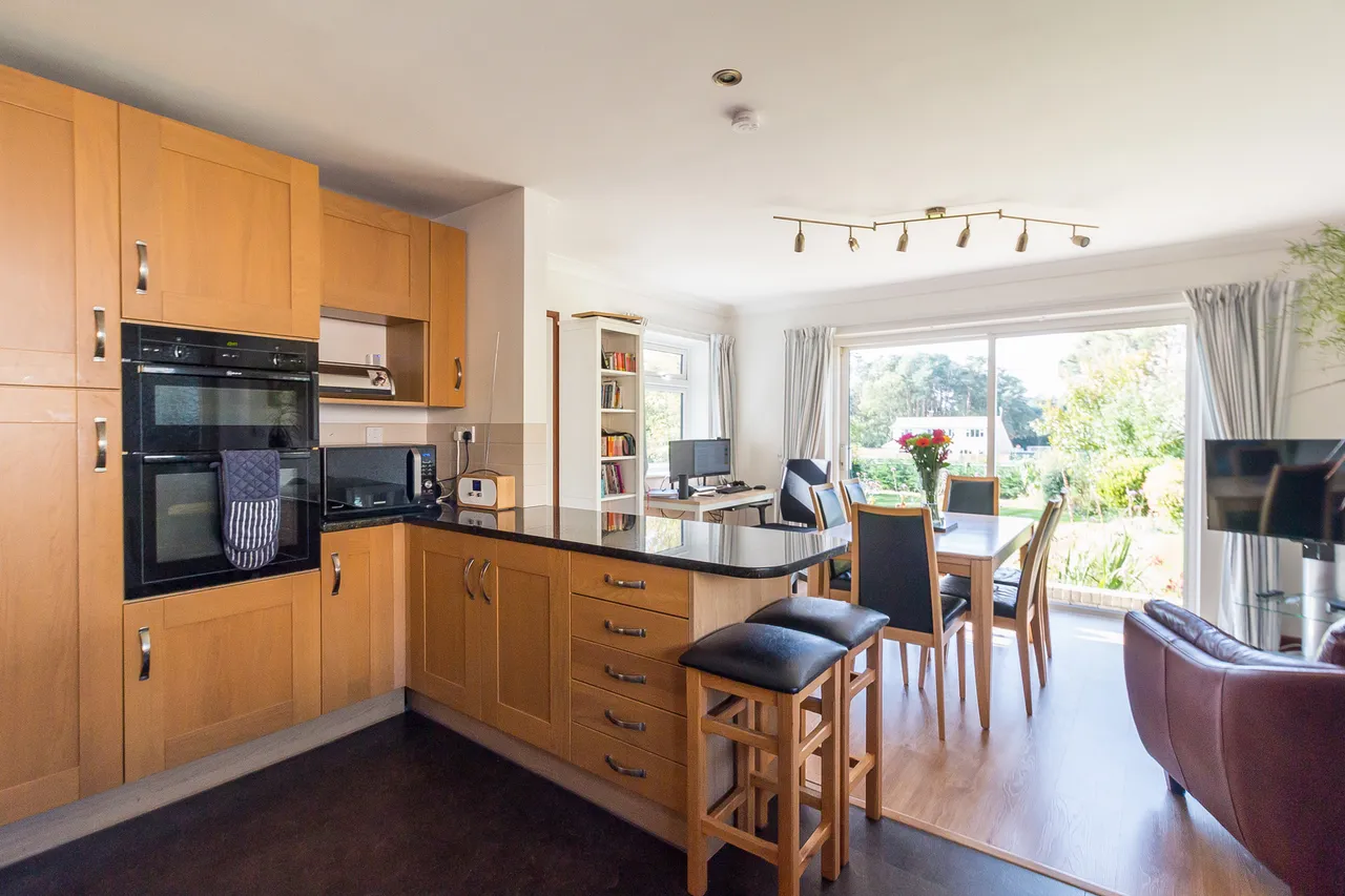 33 The Glade, Ashley Heath, Ringwood, Ringwood, BH24 2HR, photo 4