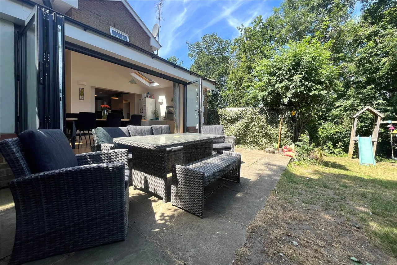 Thistledown Close, Wrecclesham, Farnham, Surrey, GU10 4AG, photo 13