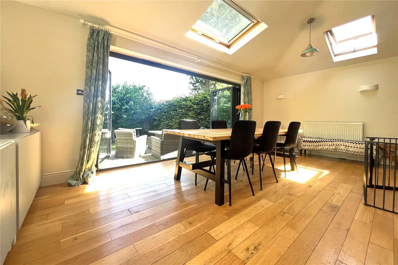 Thistledown Close, Wrecclesham, Farnham, Surrey, GU10 4AG, photo 10