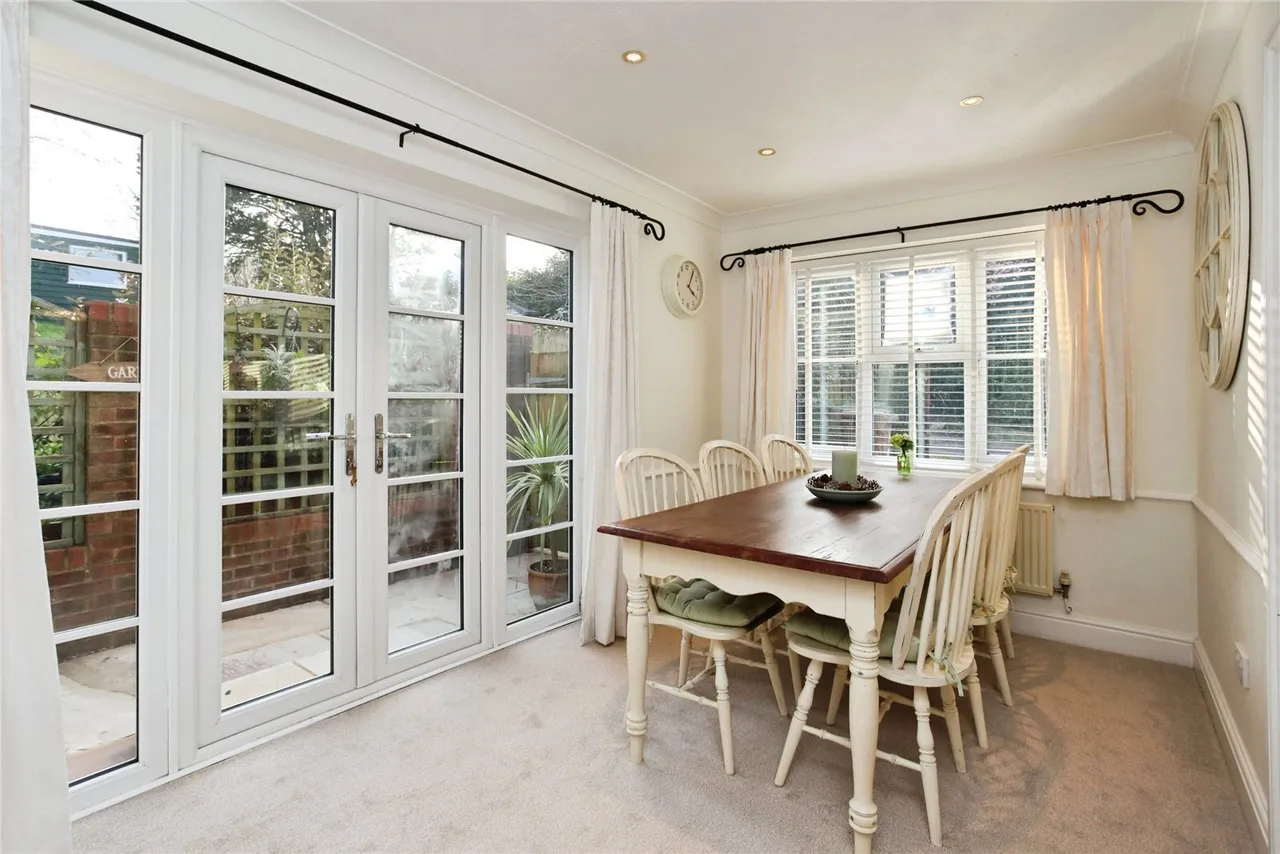 Reeves Terrace, Ticehurst, TN5, photo 3