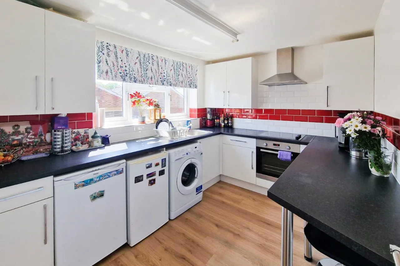 115a Aldershot Road, Guildford, photo 4