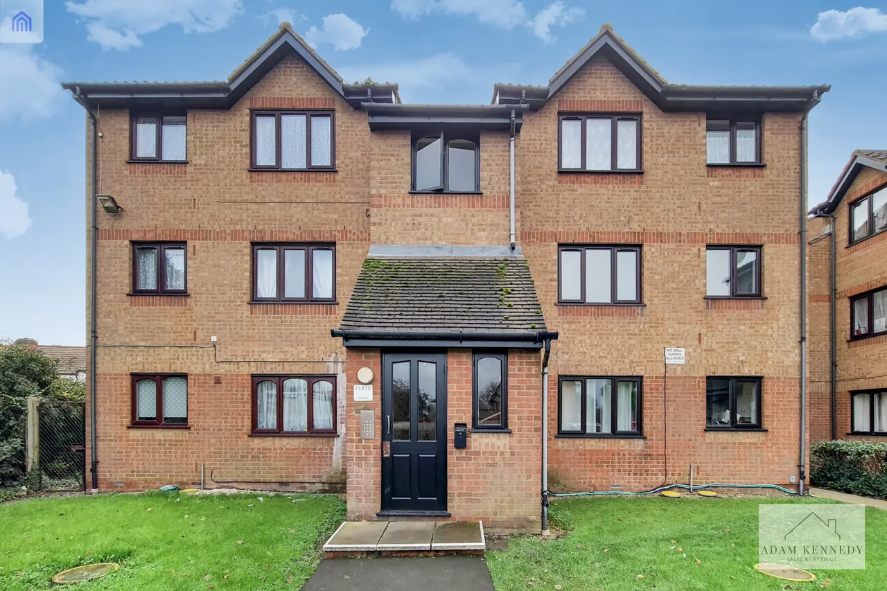 flat for sale — 138 Larmans Road, Enfield, Greater London, EN3 6QU