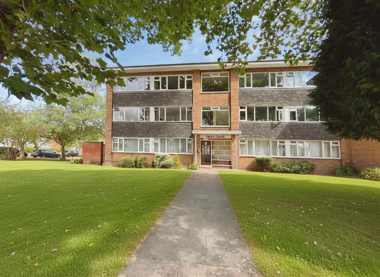 2 bed flat for sale — Garrard Gardens, Sutton Coldfield