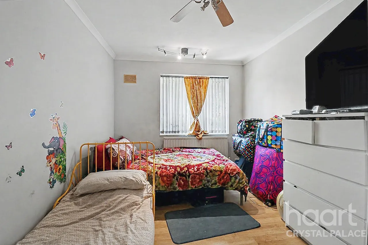 Charters Close, London, SE19, photo 8