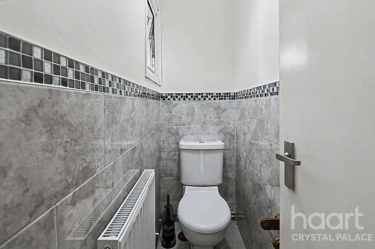 Charters Close, London, SE19, photo 9