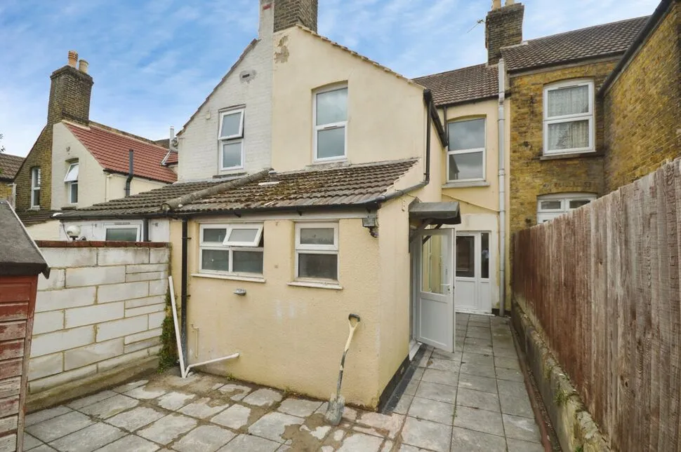 Grove Road, Rochester, Kent, ME2, photo 8