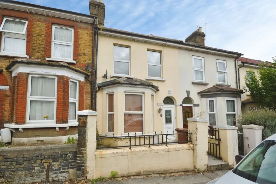 Grove Road, Rochester, Kent, ME2, photo 3