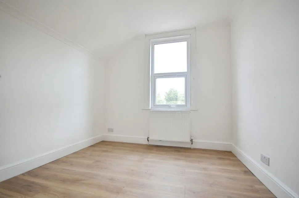 Grove Road, Rochester, Kent, ME2, photo 10
