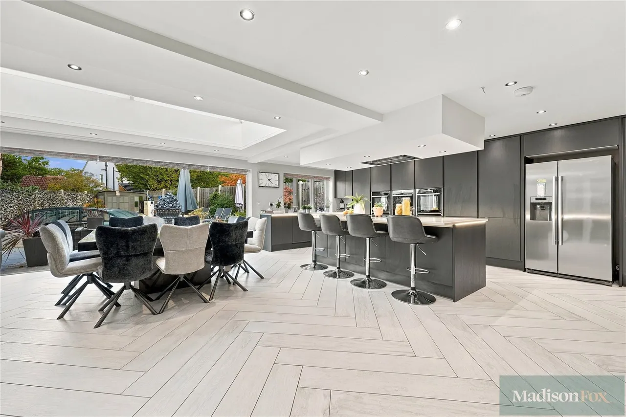 Ely Place, Woodford Green, IG8, photo 2