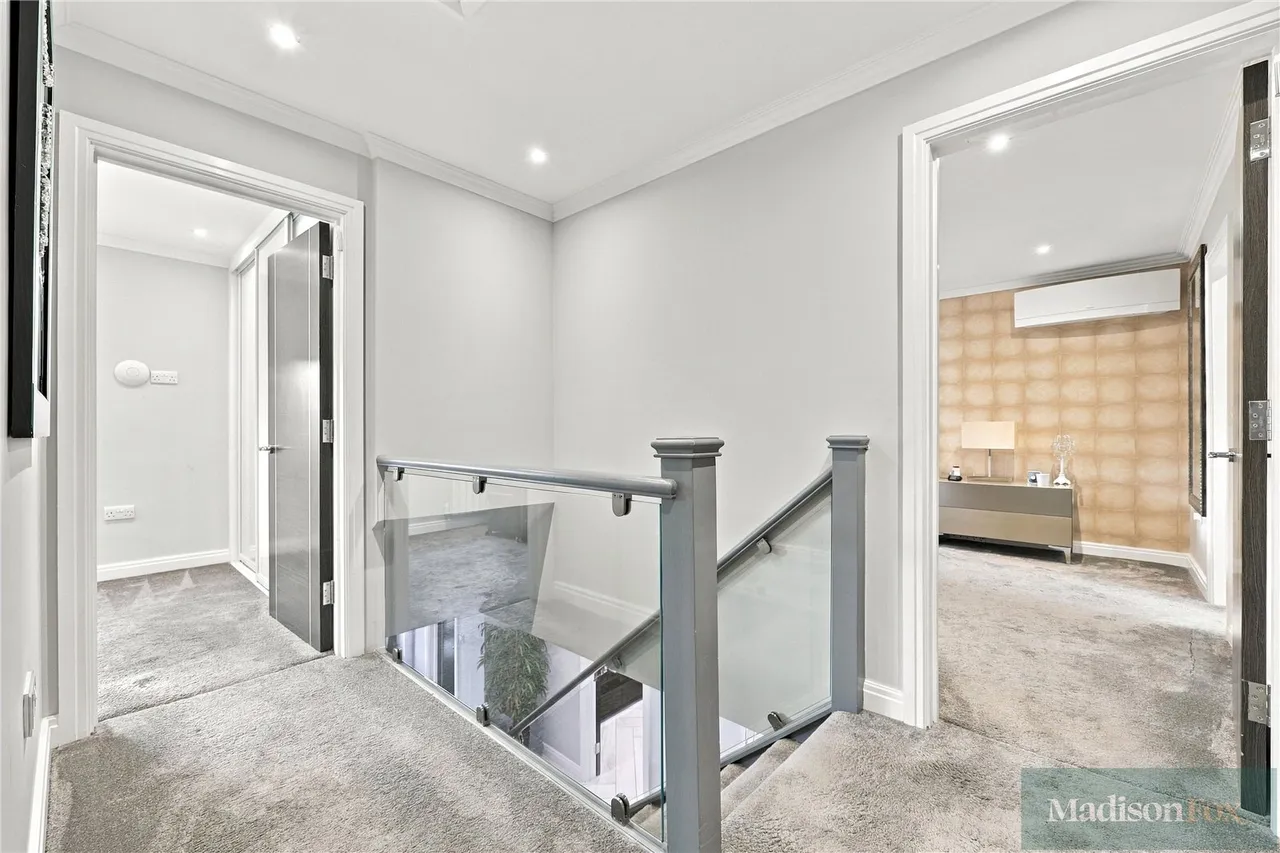 Ely Place, Woodford Green, IG8, photo 13