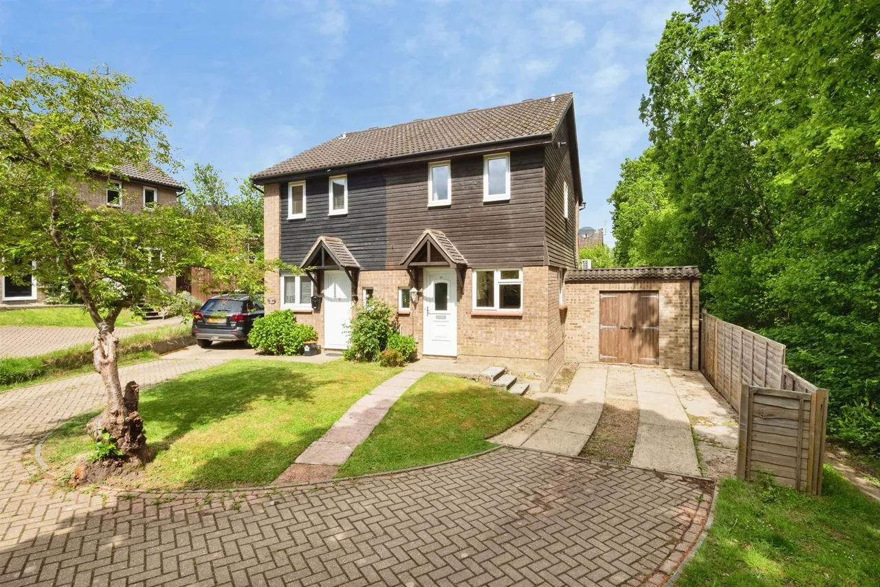 2 bed house for sale — Willow Walk, Tunbridge Wells