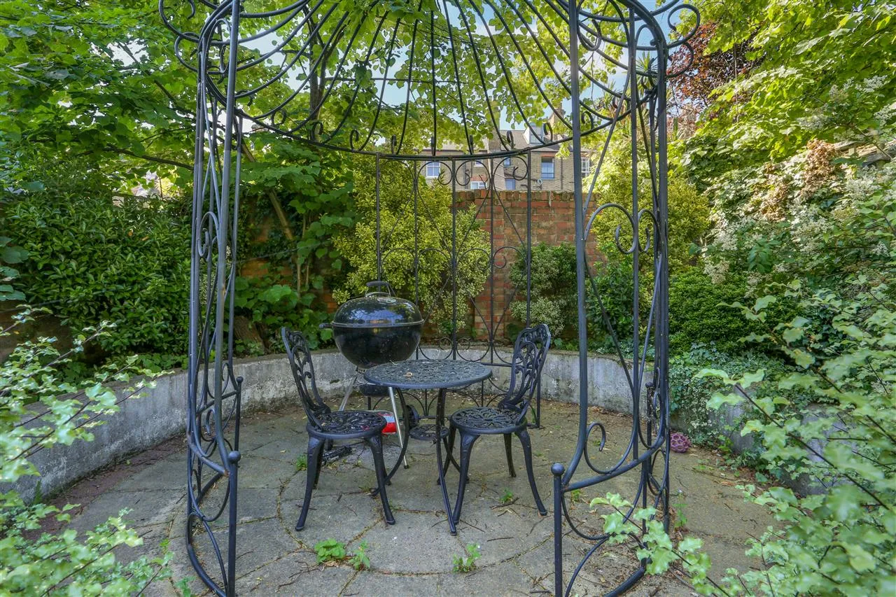 Tufnell Park Road, London, photo 13