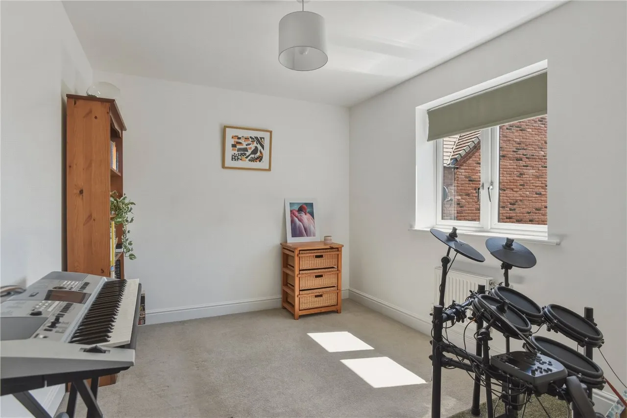 Saturn Way, Stratford-upon-Avon, Warwickshire, CV37, photo 9