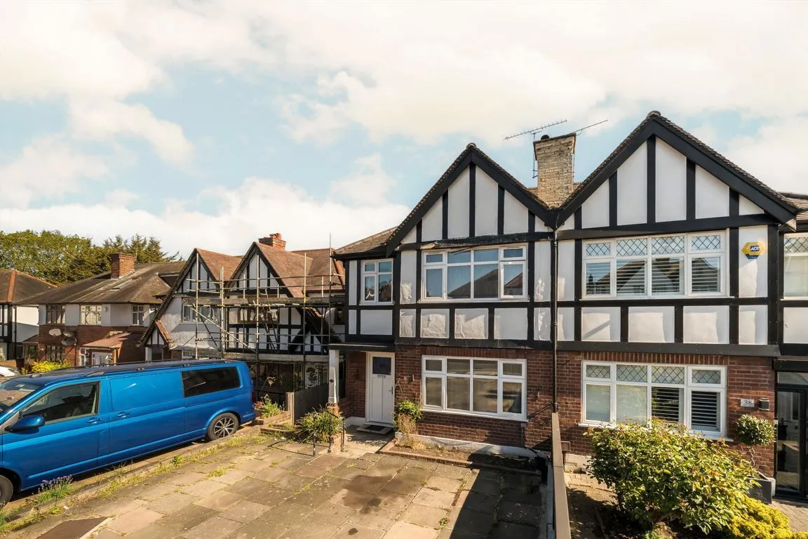 Chinnor Crescent, UB6, photo 8