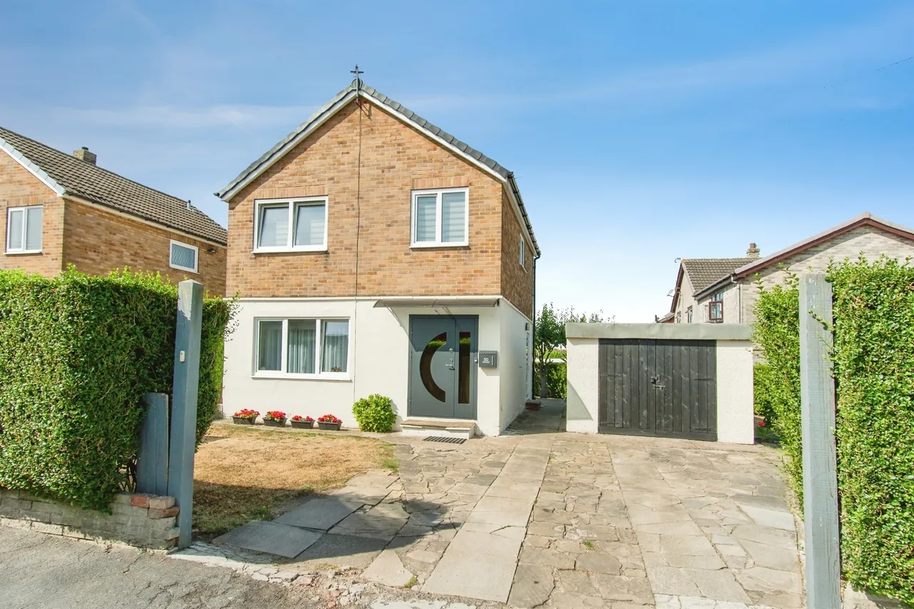 3 bed house for sale — Avon Walk, Featherstone, Pontefract