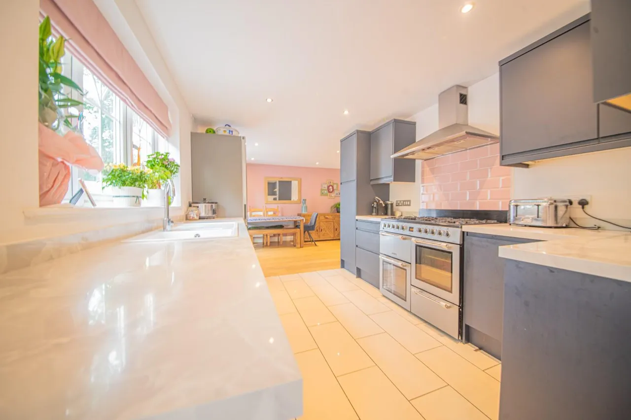 Midhurst Court, Chandler's Ford, Eastleigh, SO53 3LF, photo 9