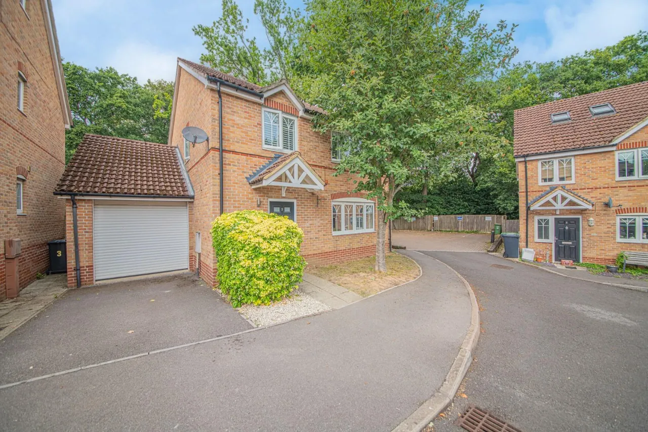4 bed house for sale — Midhurst Court, Chandler's Ford, Eastleigh, SO53 3LF