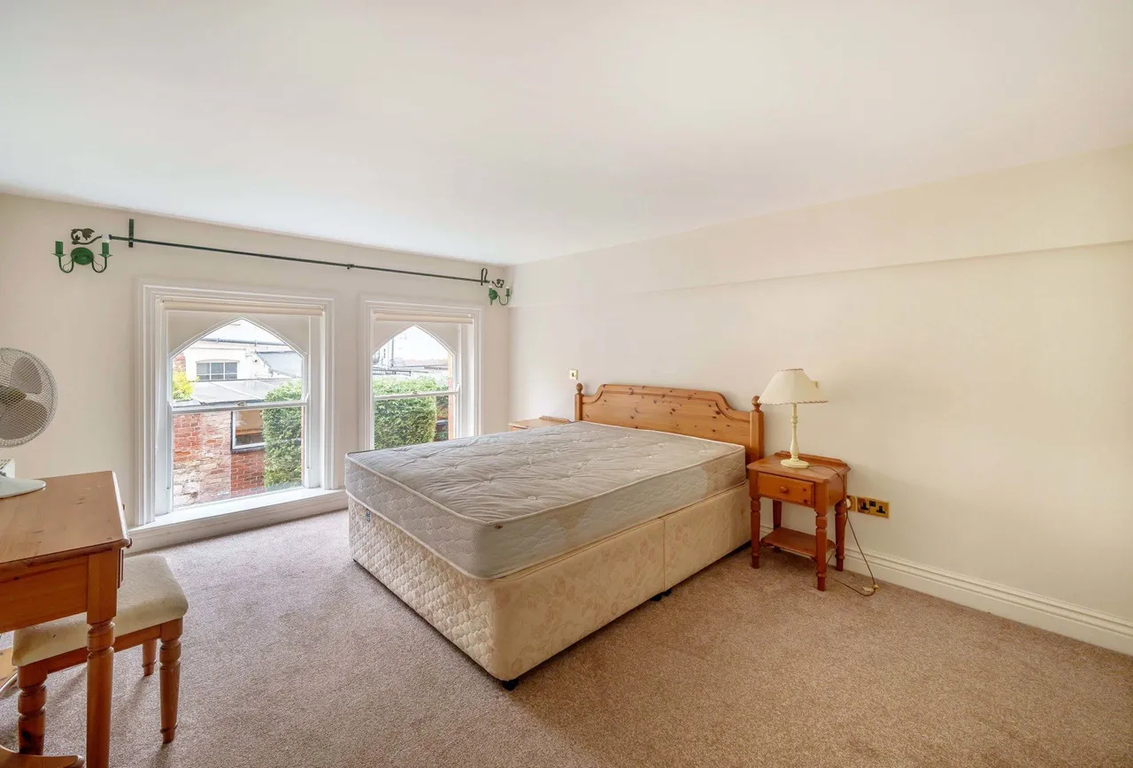 St. Georges Place, Cheltenham, GL50 3PX, photo 3