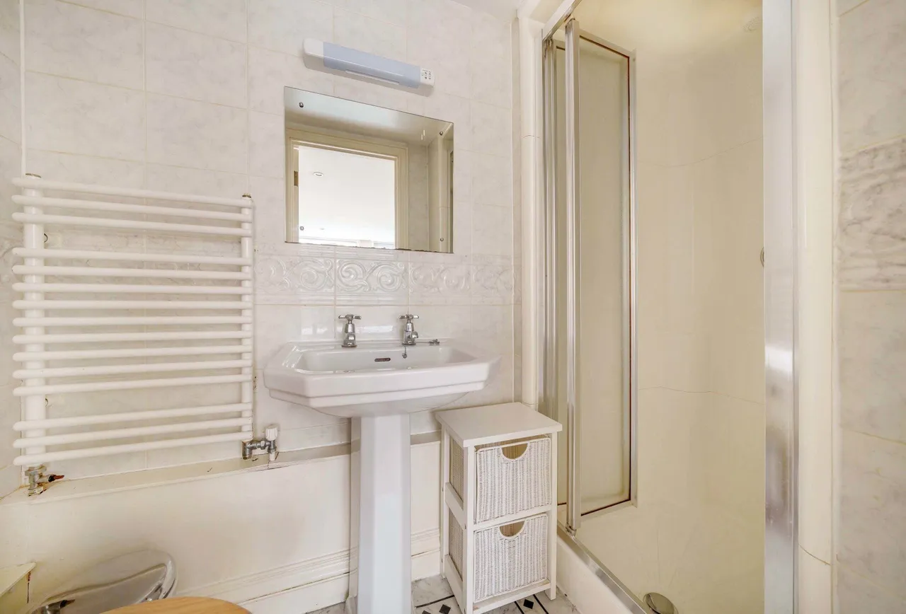 St. Georges Place, Cheltenham, GL50 3PX, photo 9