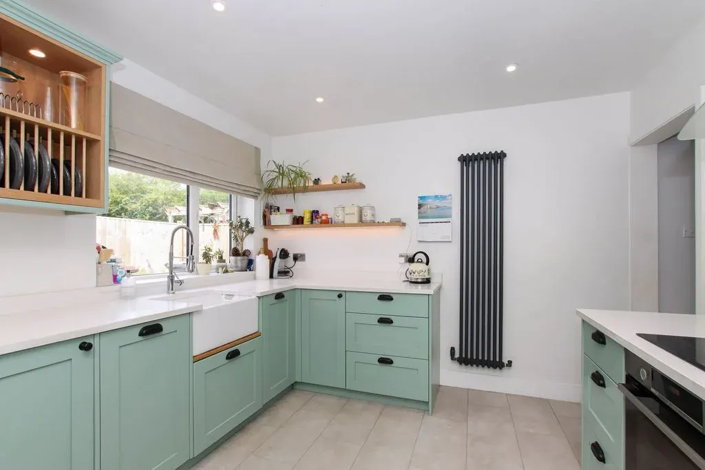 Chesham Road, Wigginton, Hertfordshire, HP23 6HH, photo 2