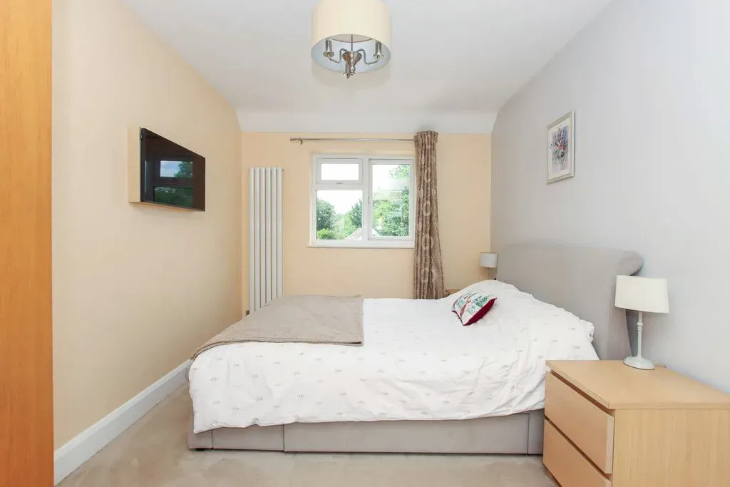 Chesham Road, Wigginton, Hertfordshire, HP23 6HH, photo 11