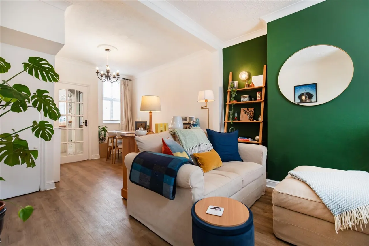 2 bed house for sale — Salisbury Terrace, York