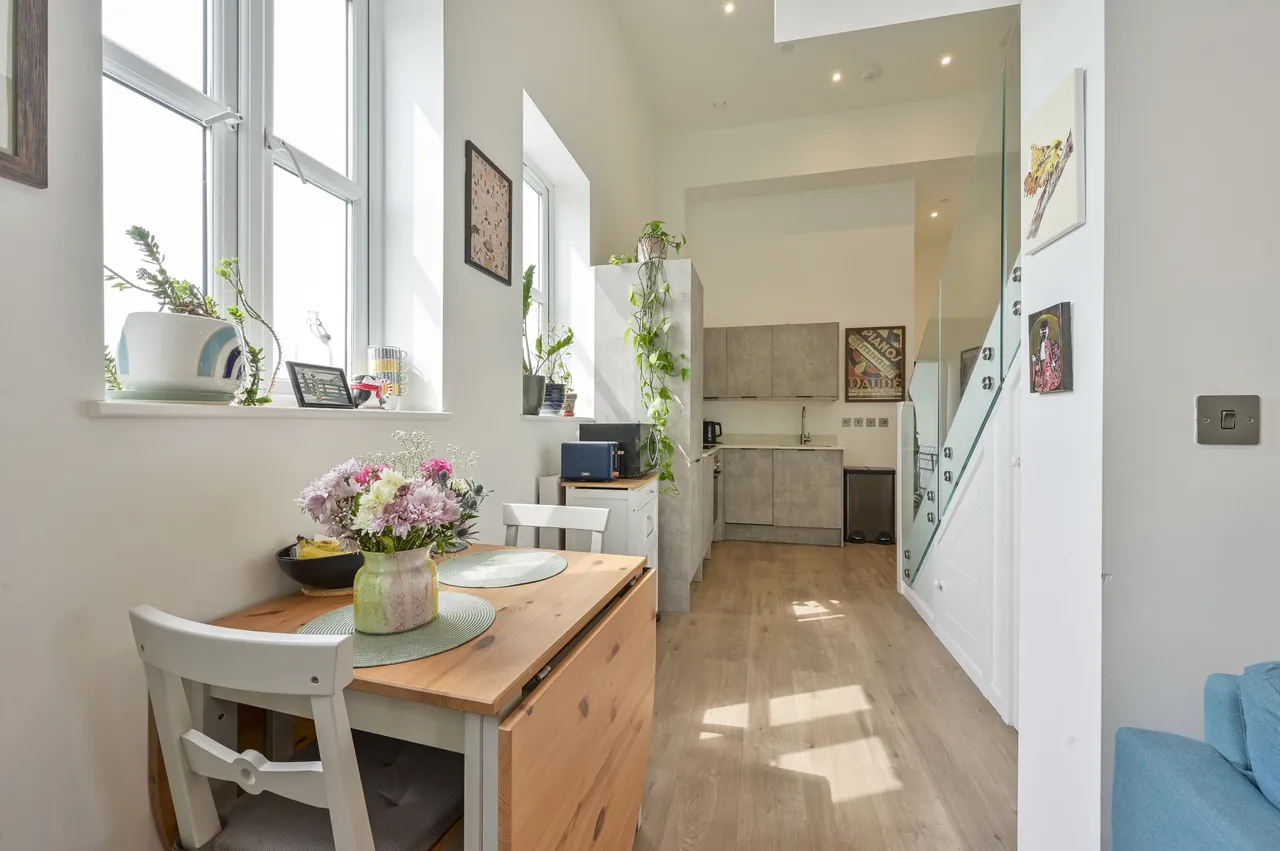 London, SW20, photo 9