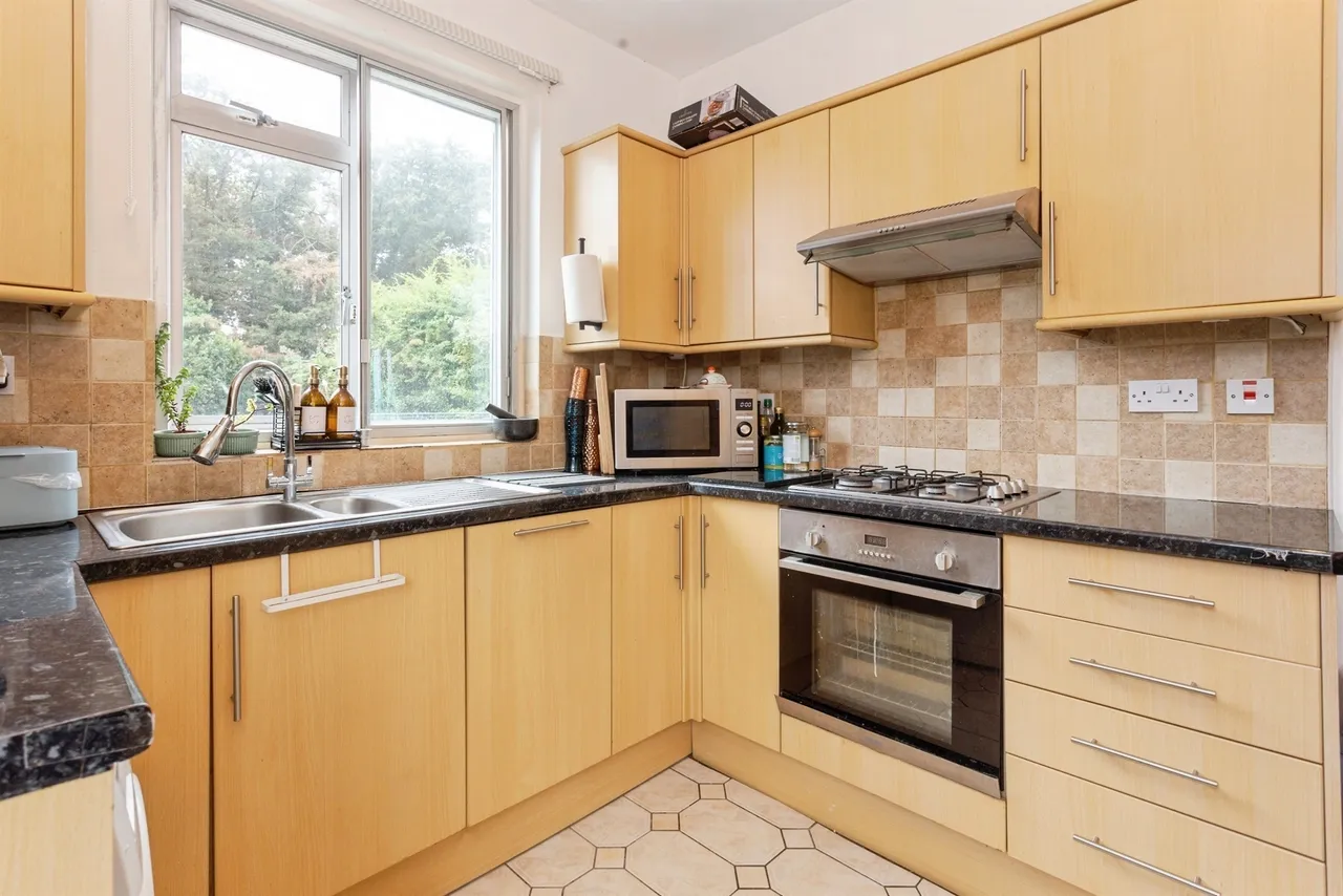 Chester Drive, Harrow, photo 9