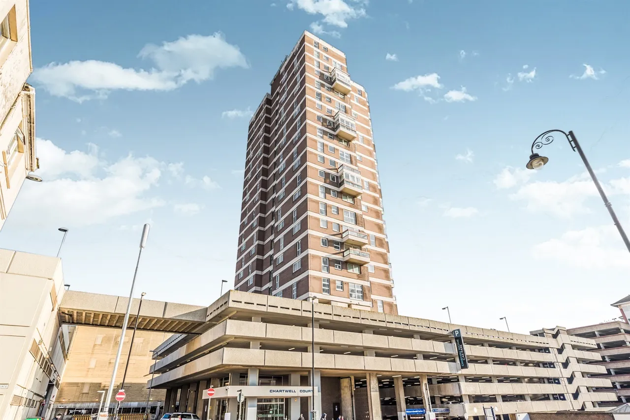 2 bed flat for sale — Russell Square, Brighton