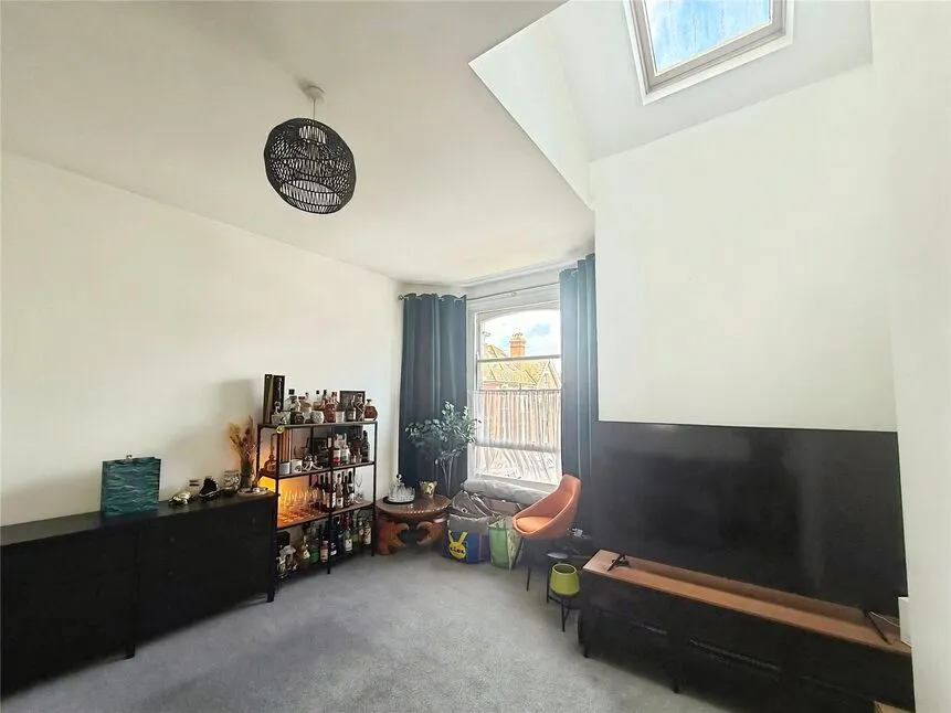 Whitwell Road, Southsea, Hampshire, PO4, photo 6