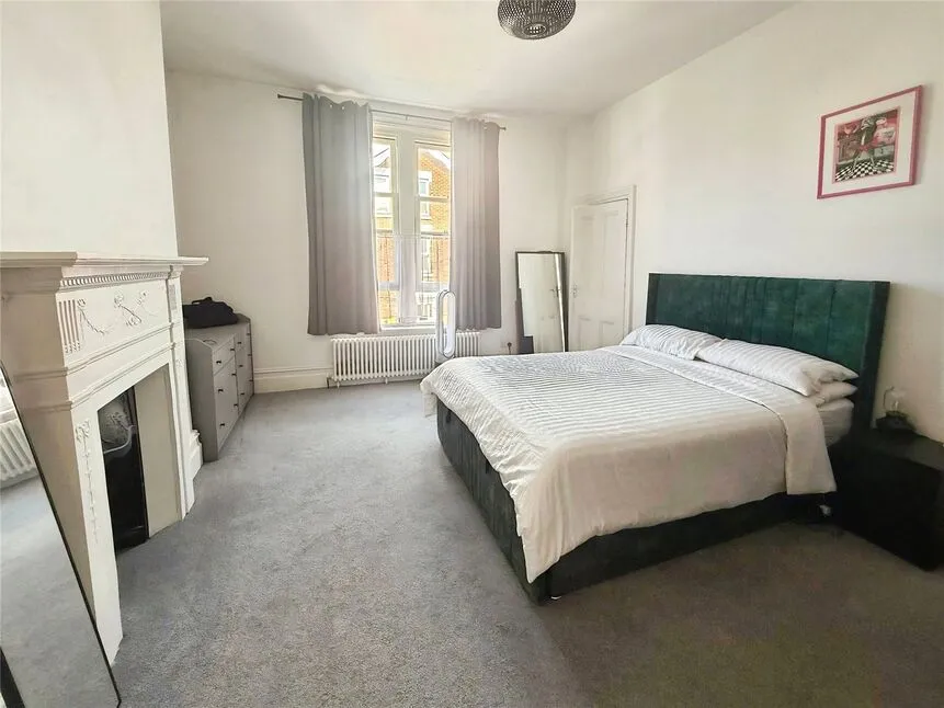 Whitwell Road, Southsea, Hampshire, PO4, photo 2