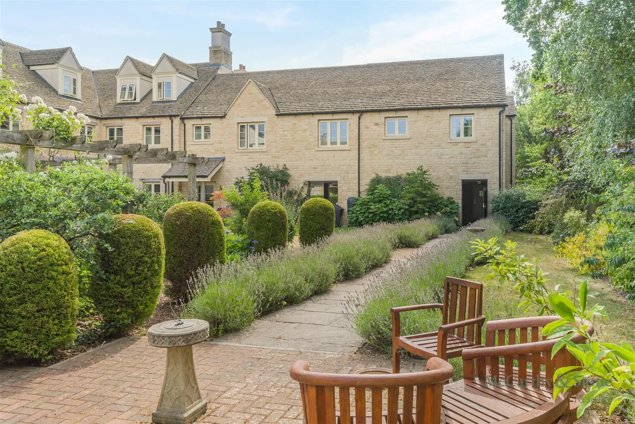 Mercer Way, Tetbury, GL8, photo 25