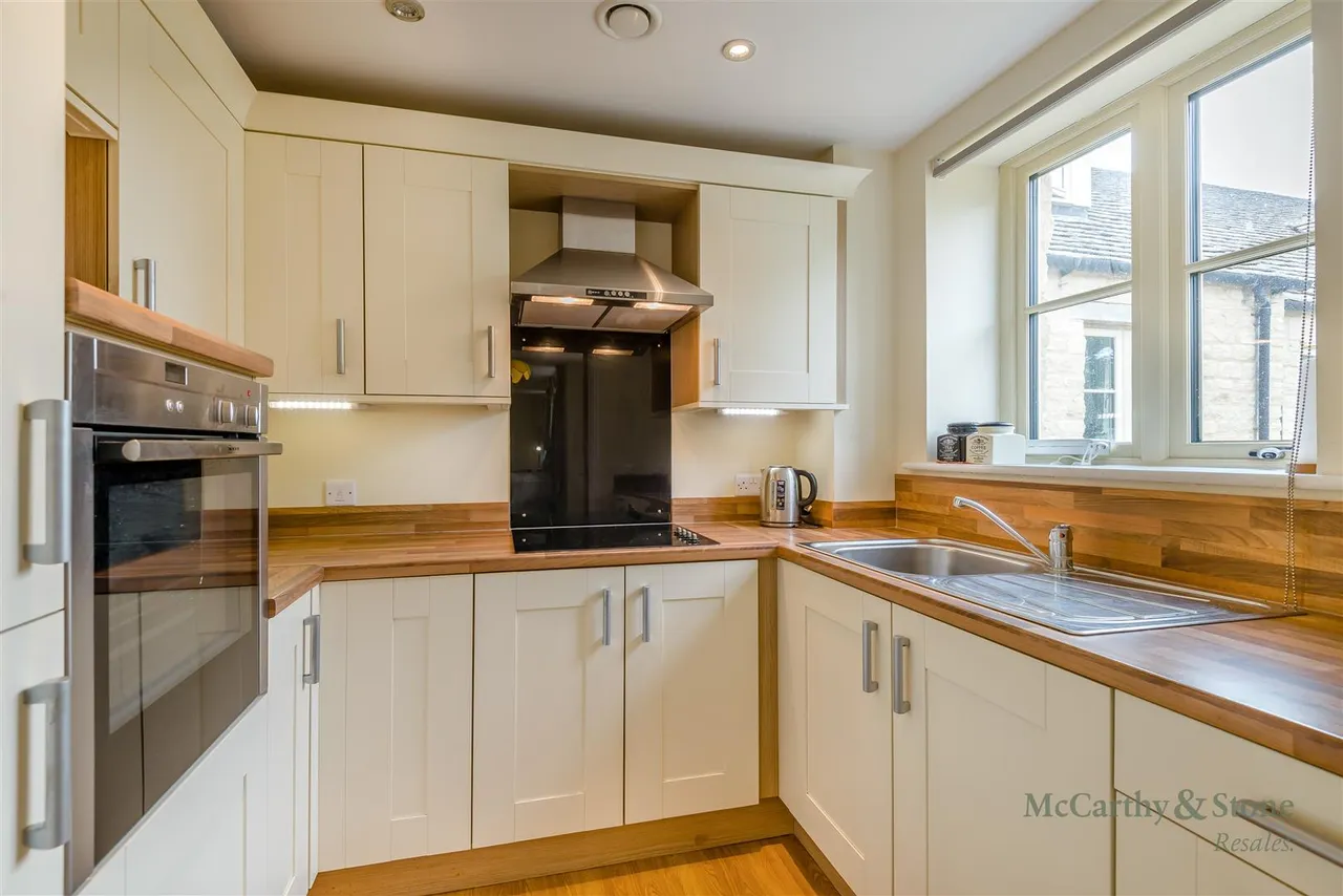 Mercer Way, Tetbury, GL8, photo 10