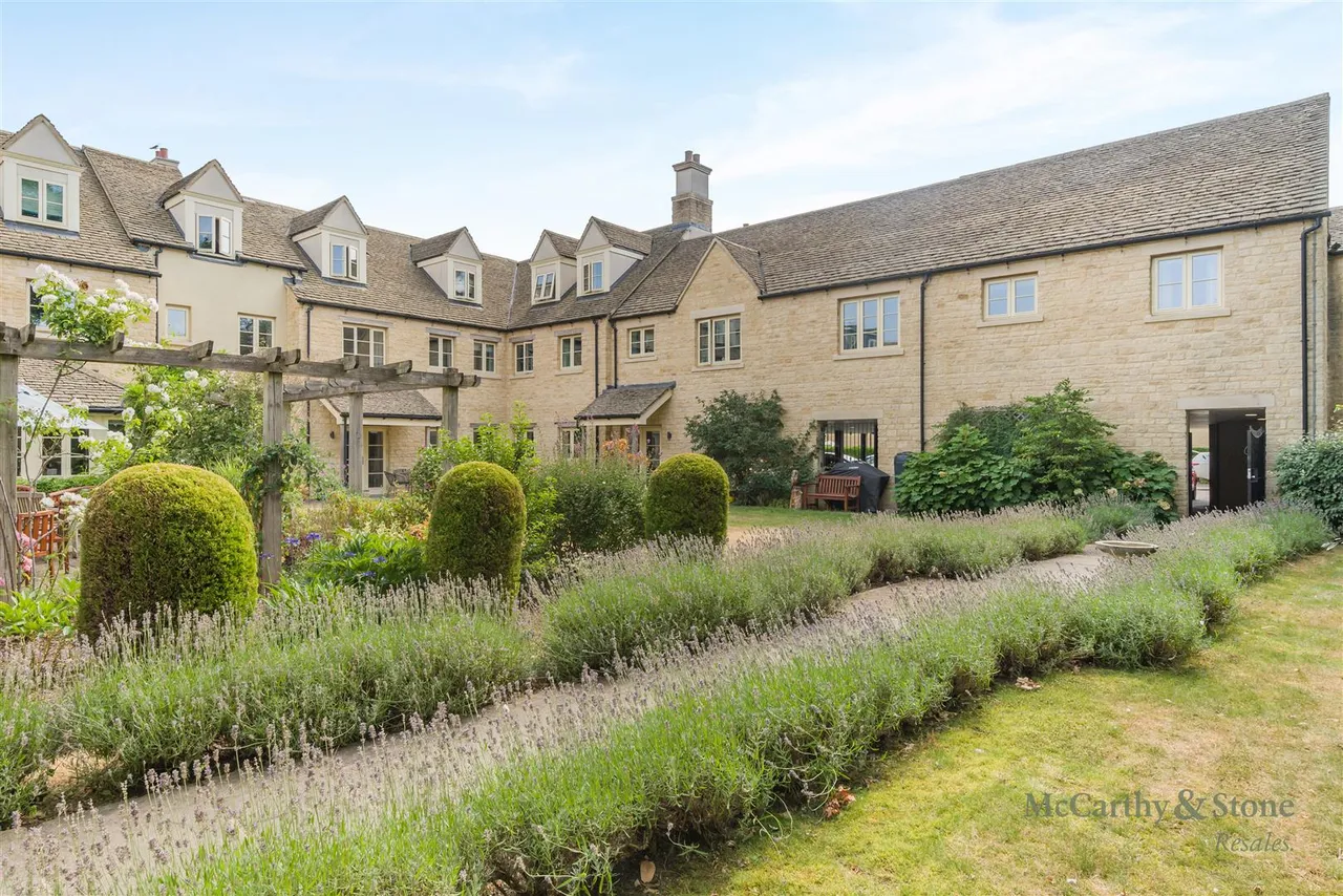 Mercer Way, Tetbury, GL8, photo 24