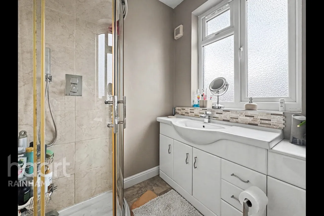 Grove Park Road, Rainham, RM13, photo 15