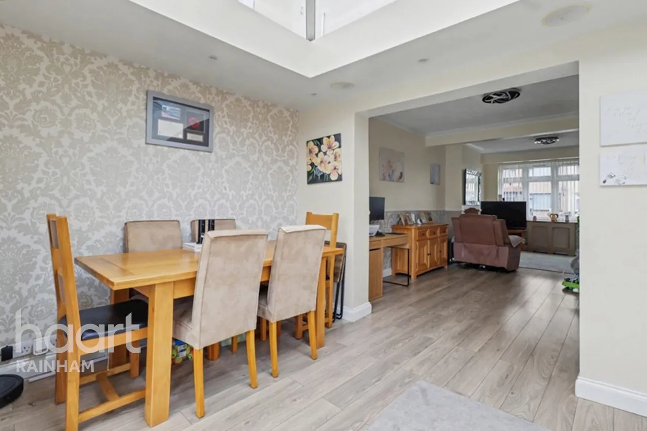 Grove Park Road, Rainham, RM13, photo 10