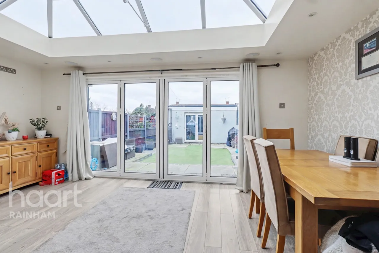 Grove Park Road, Rainham, RM13, photo 9
