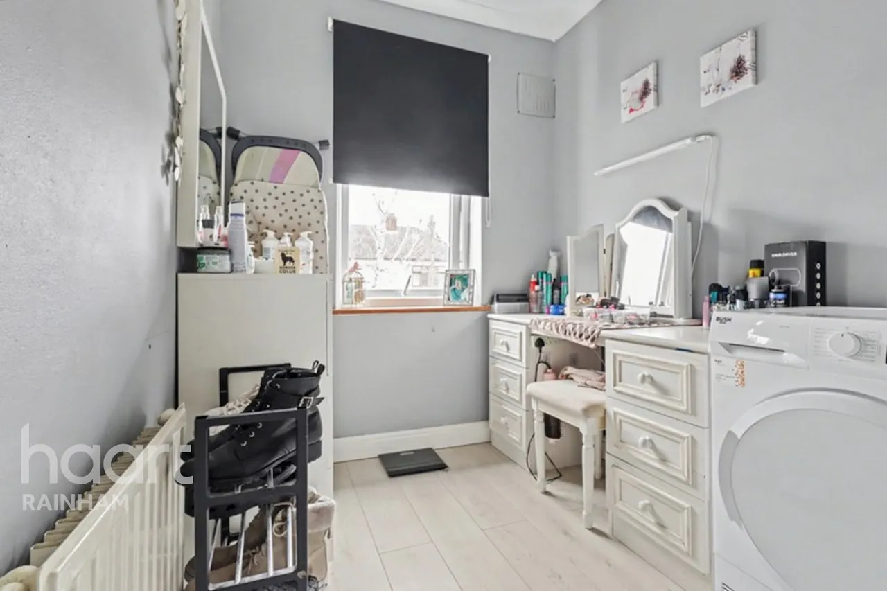 Grove Park Road, Rainham, RM13, photo 2