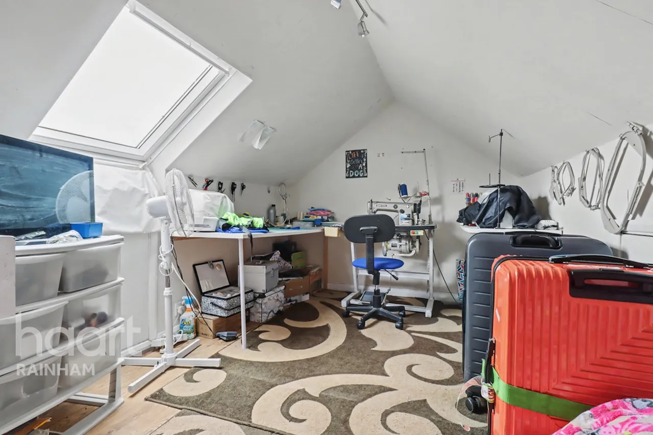 Grove Park Road, Rainham, RM13, photo 5