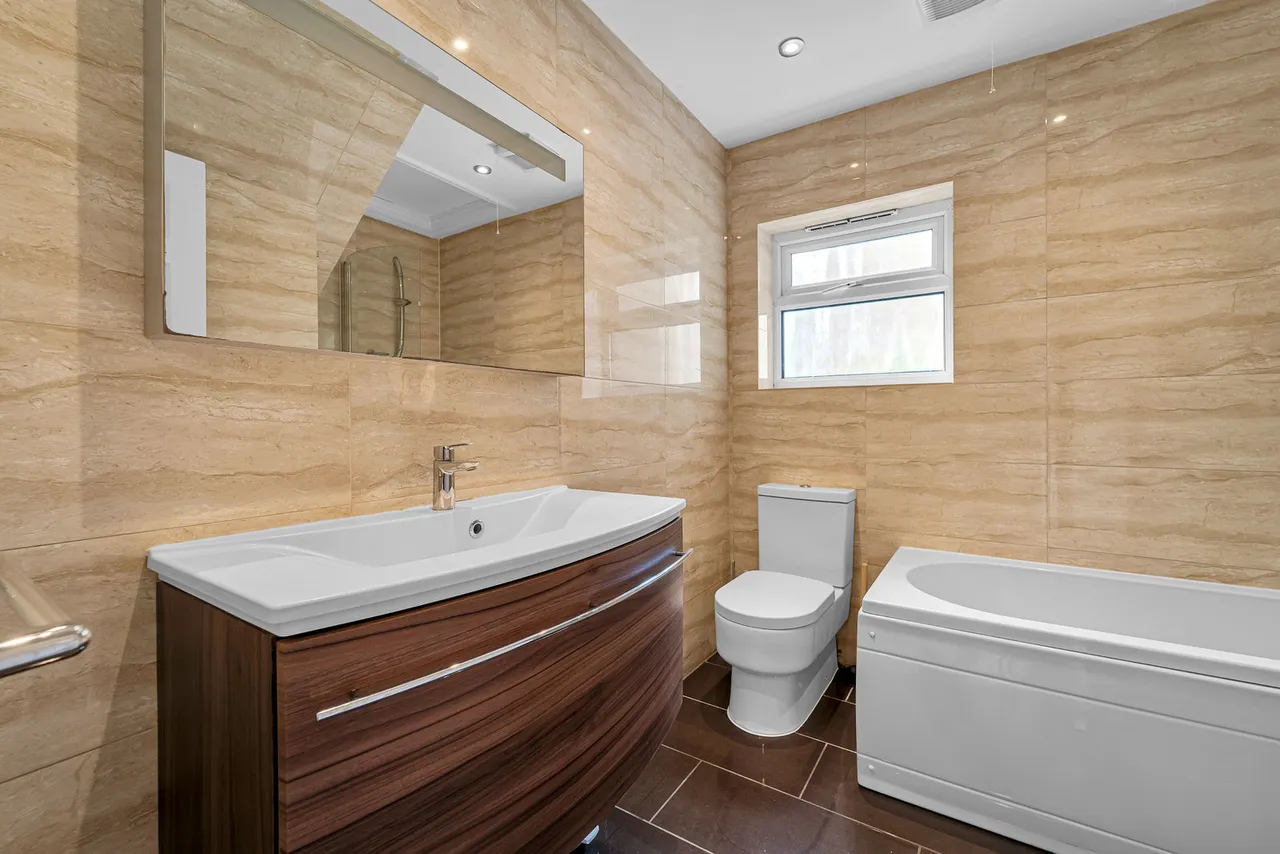 Madeley Road, Ealing, London, W5, photo 6