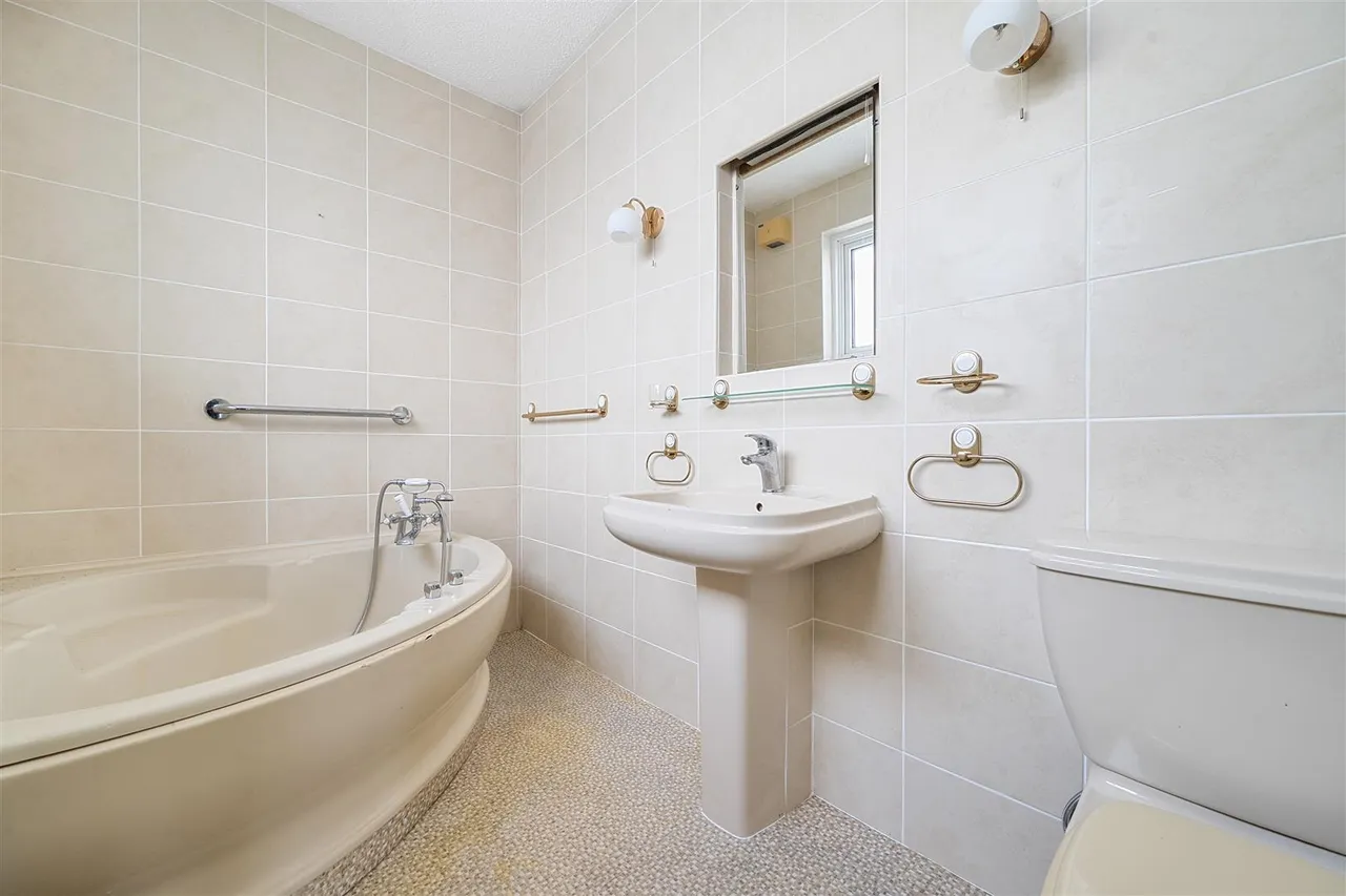 Sea Road, Carlyon Bay, photo 27