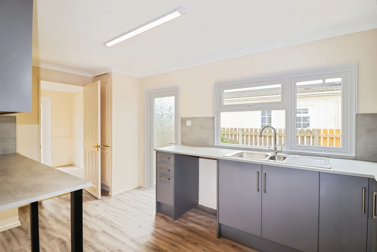 Stuston Road, Diss, photo 3