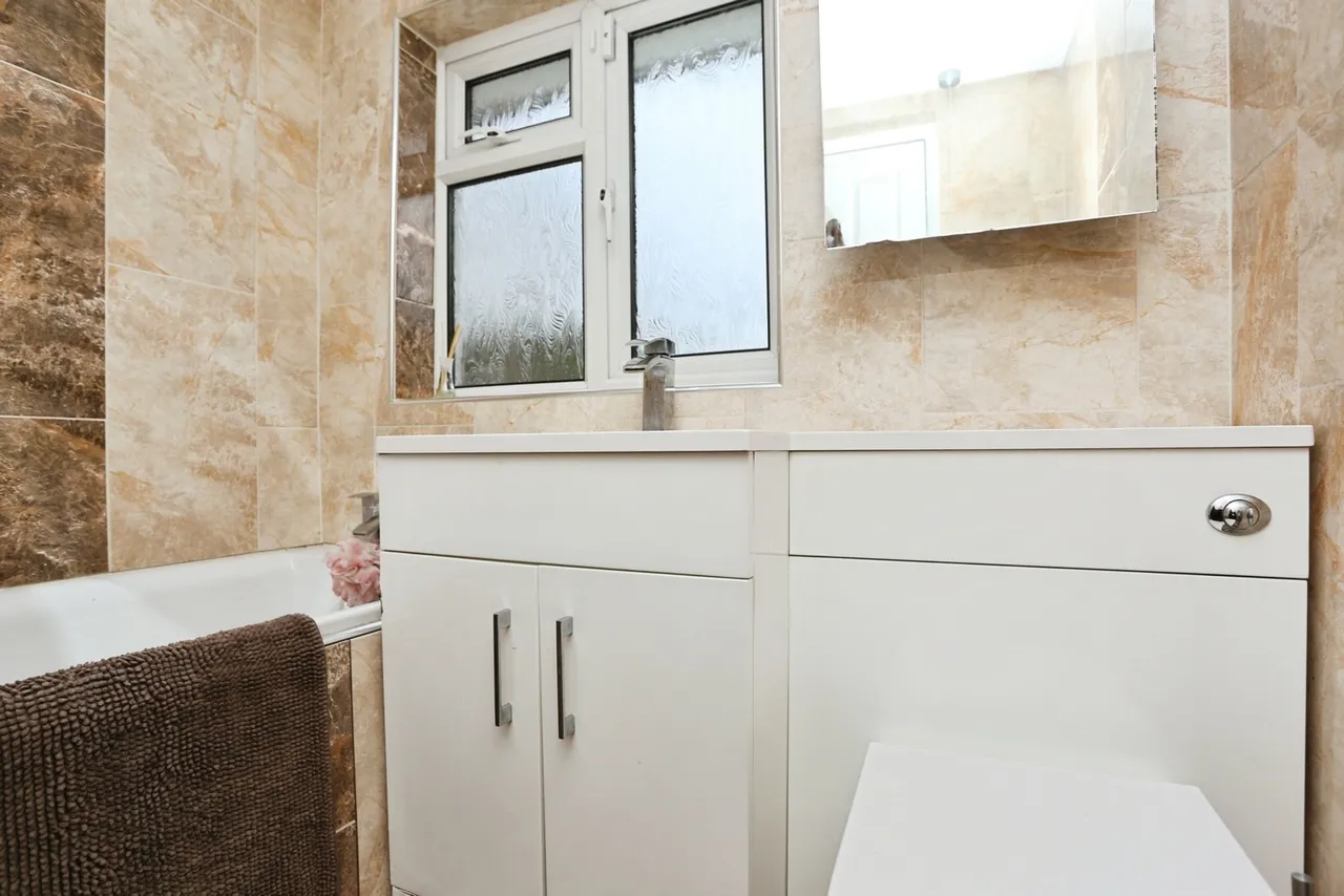Frimley Close, New Addington, Surrey, CR0, photo 10