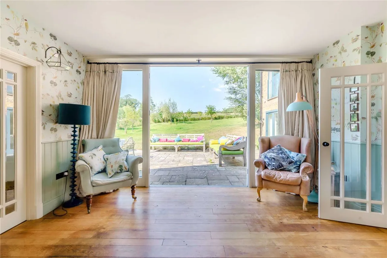 Winterbourne Road, Berkshire, United Kingdom, RG20 8AY, photo 11