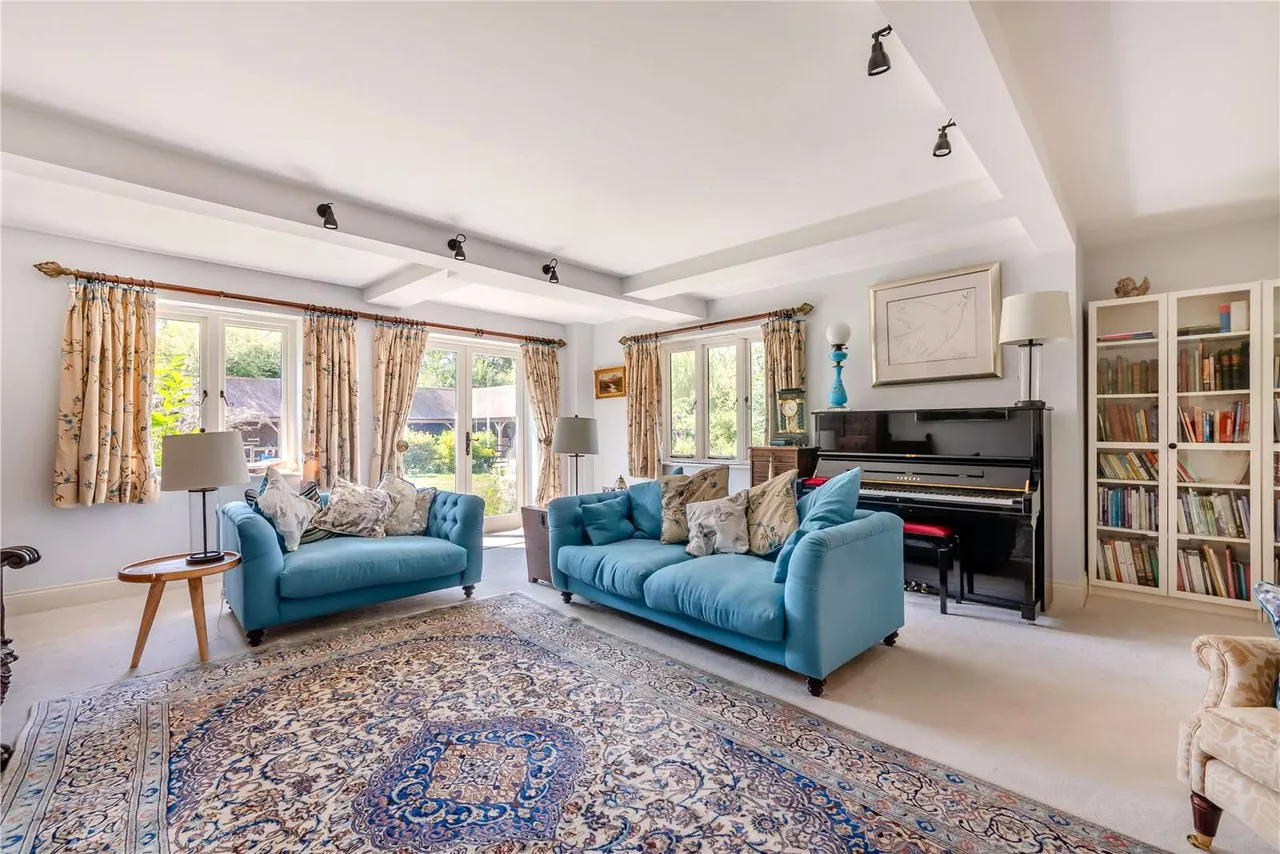 Winterbourne Road, Berkshire, United Kingdom, RG20 8AY, photo 9