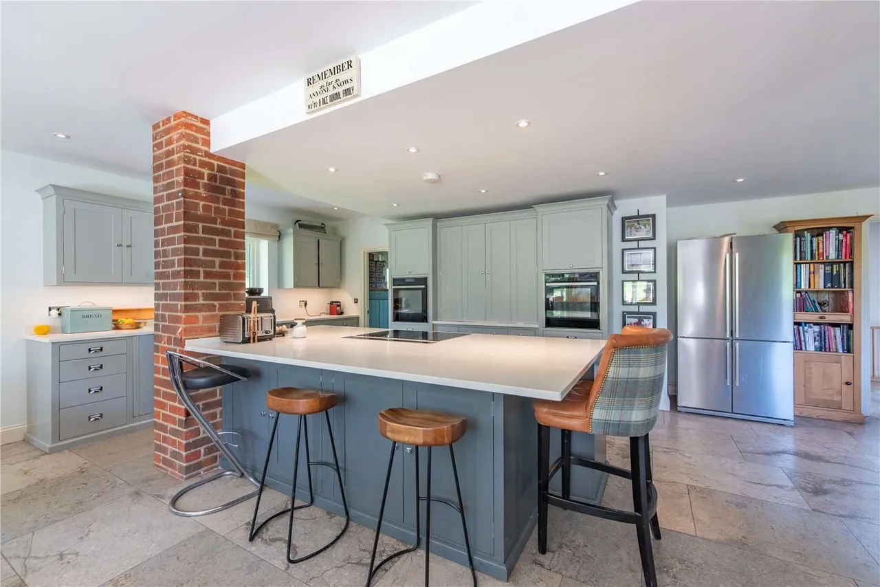Winterbourne Road, Berkshire, United Kingdom, RG20 8AY, photo 7