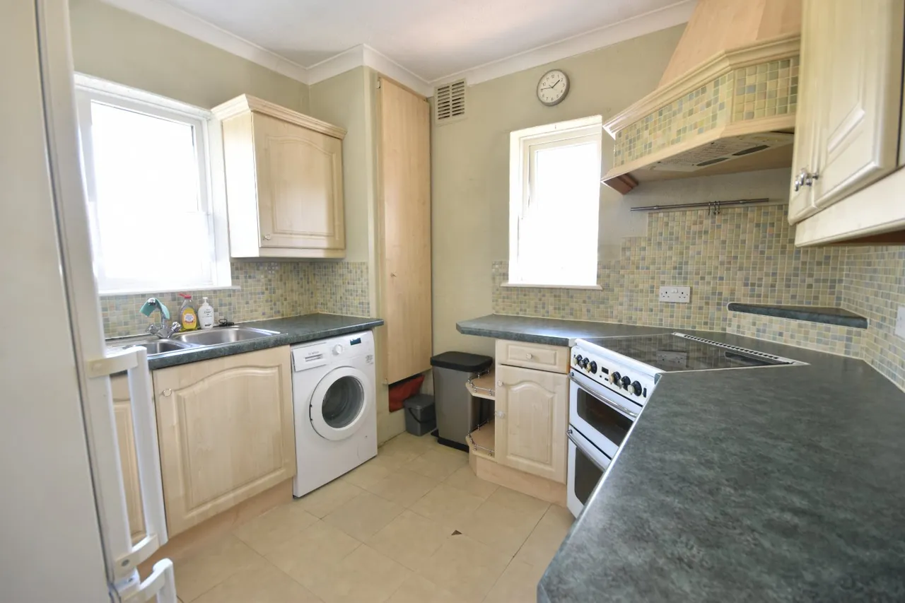 Meadowcroft Close, Horley, RH6, photo 5